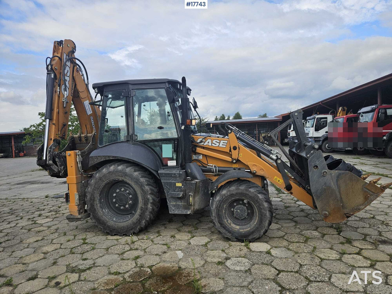2022 Case 580SV - Kotrórakodó: 5 kép. 2022 Case 580SV - Kotrórakodó: 5 kép.