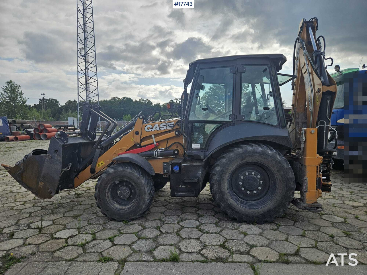 2022 Case 580SV - Kotrórakodó: 2 kép. 2022 Case 580SV - Kotrórakodó: 2 kép.