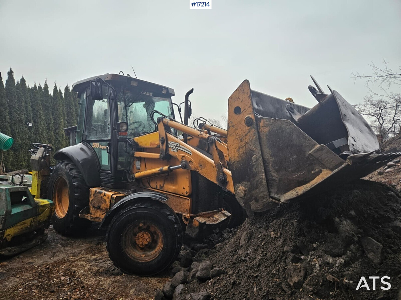 CASE 580SR - 4PT Backhoe Loader (2007) - Kotrórakodó: 1 kép. CASE 580SR - 4PT Backhoe Loader (2007) - Kotrórakodó: 1 kép.