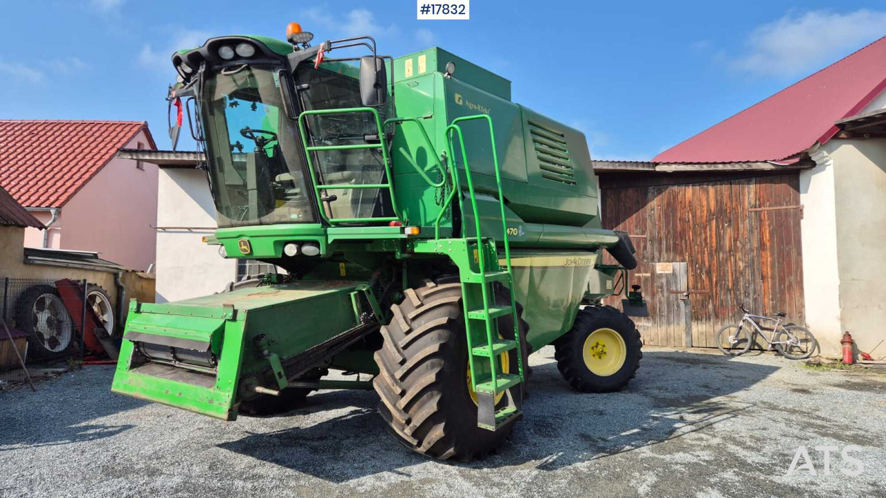 Combine harvester JOHN DEERE 1470 (2010) - Kombájn: 1 kép. Combine harvester JOHN DEERE 1470 (2010) - Kombájn: 1 kép.