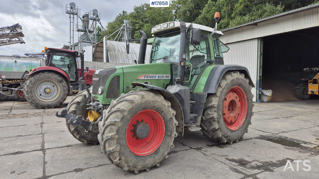 FENDT 820 VARIO TMS agricultural tractor (2011) - Traktor: 4 kép. FENDT 820 VARIO TMS agricultural tractor (2011) - Traktor: 4 kép.