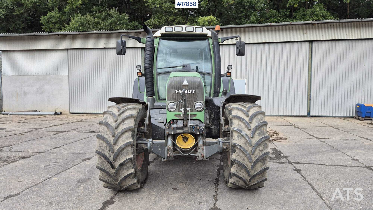 FENDT 820 VARIO TMS agricultural tractor (2011) - Traktor: 2 kép. FENDT 820 VARIO TMS agricultural tractor (2011) - Traktor: 2 kép.