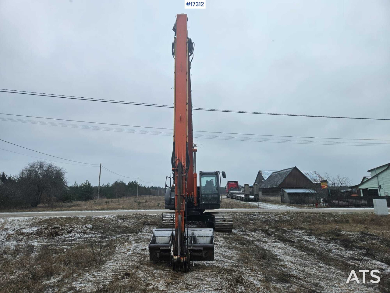 HITACHI ZX225 USRLC Crawler Excavator LONG 16m (2012) - Lánctalpas kotró: 3 kép. HITACHI ZX225 USRLC Crawler Excavator LONG 16m (2012) - Lánctalpas kotró: 3 kép.
