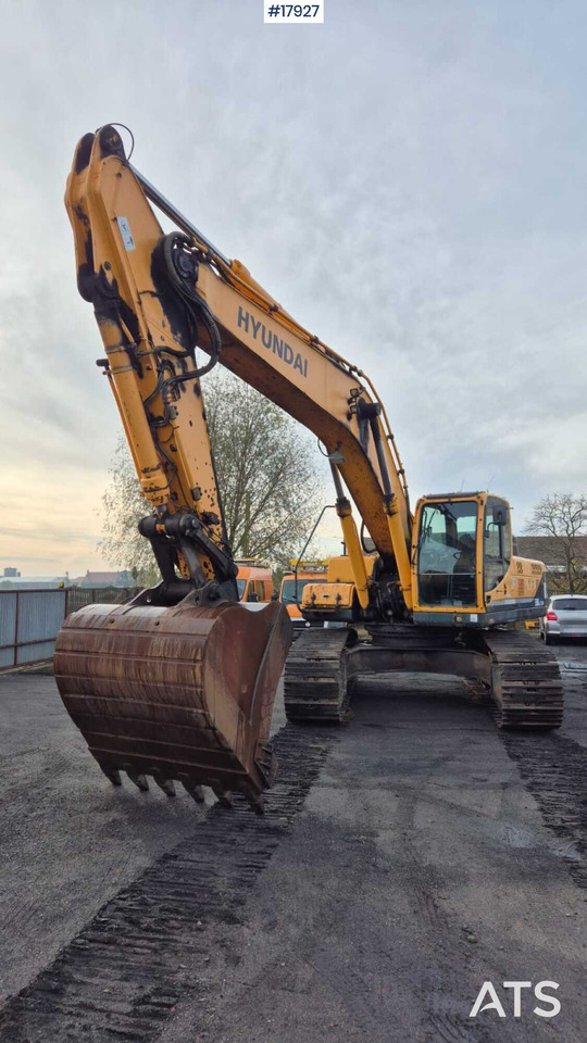 Hyundai 330LC-9A Crawler Excavator (2015) - Lánctalpas kotró: 2 kép. Hyundai 330LC-9A Crawler Excavator (2015) - Lánctalpas kotró: 2 kép.