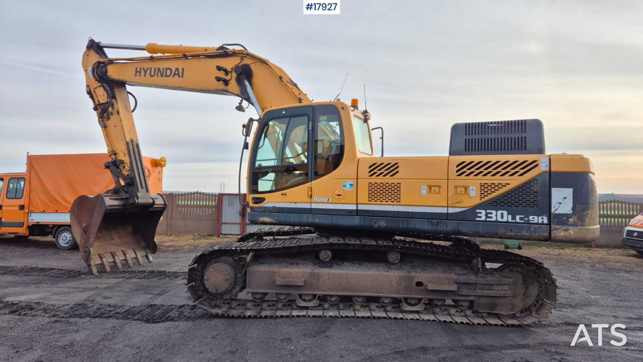 Hyundai 330LC-9A Crawler Excavator (2015) - Lánctalpas kotró: 1 kép. Hyundai 330LC-9A Crawler Excavator (2015) - Lánctalpas kotró: 1 kép.