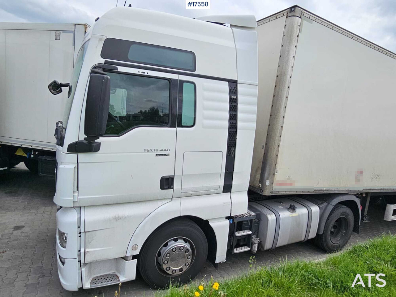 2015 MAN TGX 18.440 - Nyergesvontató: 4 kép. 2015 MAN TGX 18.440 - Nyergesvontató: 4 kép.