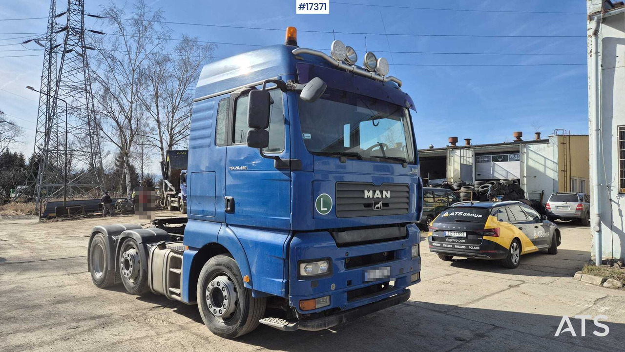Truck tractor MAN TGA 26.480 6x2 (2007) - Nyergesvontató: 1 kép. Truck tractor MAN TGA 26.480 6x2 (2007) - Nyergesvontató: 1 kép.