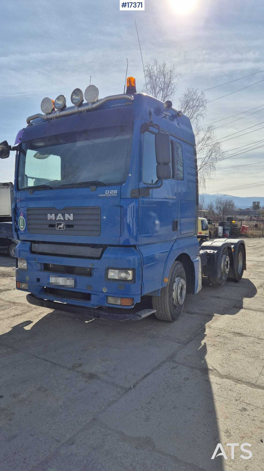 Truck tractor MAN TGA 26.480 6x2 (2007) - Nyergesvontató: 5 kép. Truck tractor MAN TGA 26.480 6x2 (2007) - Nyergesvontató: 5 kép.