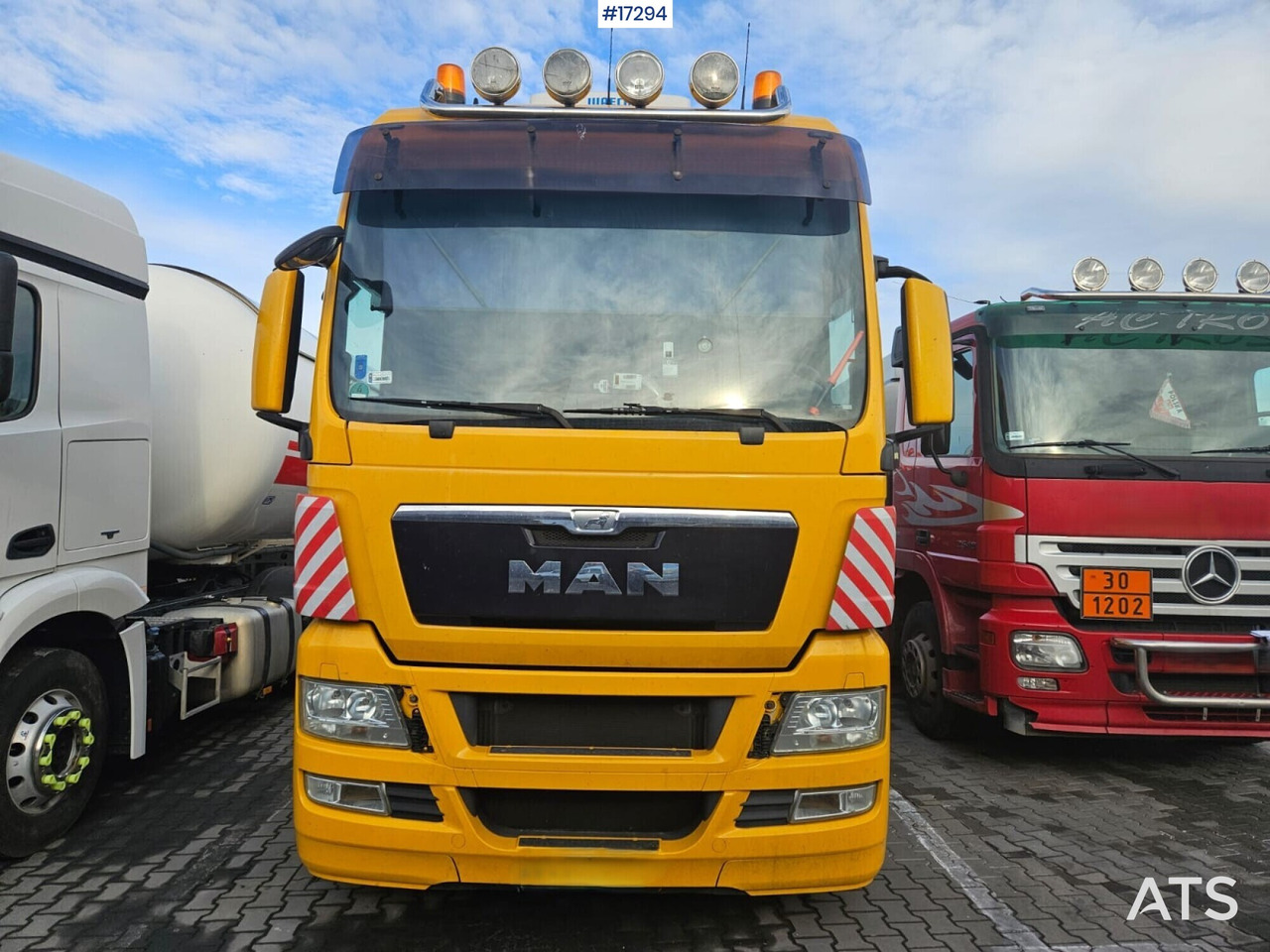 Truck tractor MAN XXL TGX 41.540 (2013) - Nyergesvontató: 2 kép. Truck tractor MAN XXL TGX 41.540 (2013) - Nyergesvontató: 2 kép.