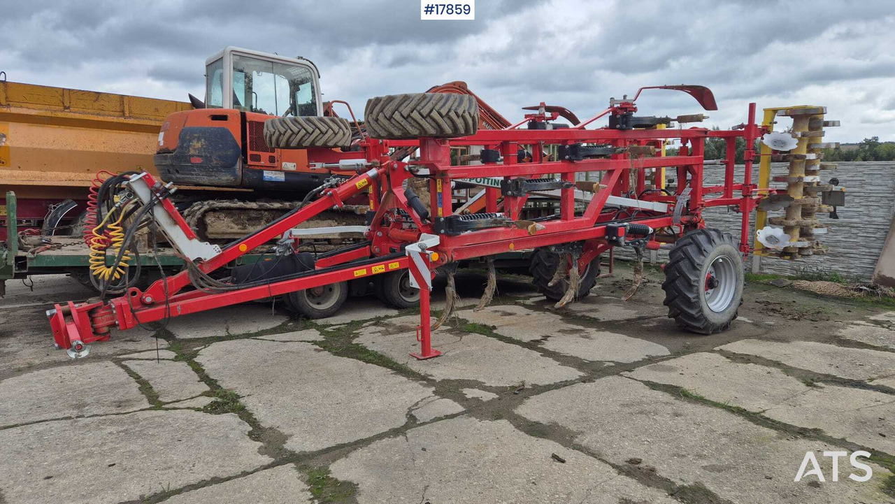 POTTINGER TERRIA 4040 cultivator (2020) - Kultivátor: 1 kép. POTTINGER TERRIA 4040 cultivator (2020) - Kultivátor: 1 kép.