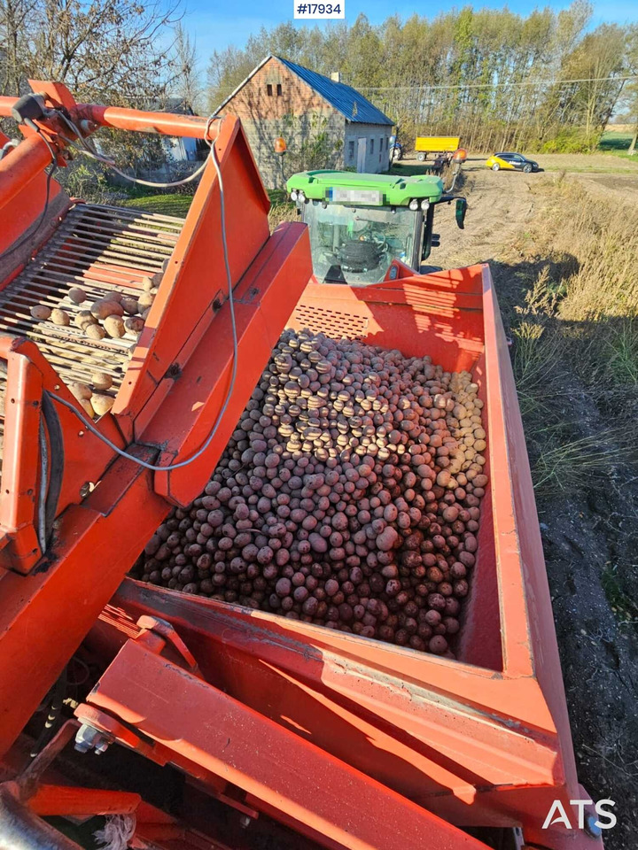 Potato harvester GRIMME SE 75/40 (1995) - Burgonyakombájn: 2 kép. Potato harvester GRIMME SE 75/40 (1995) - Burgonyakombájn: 2 kép.