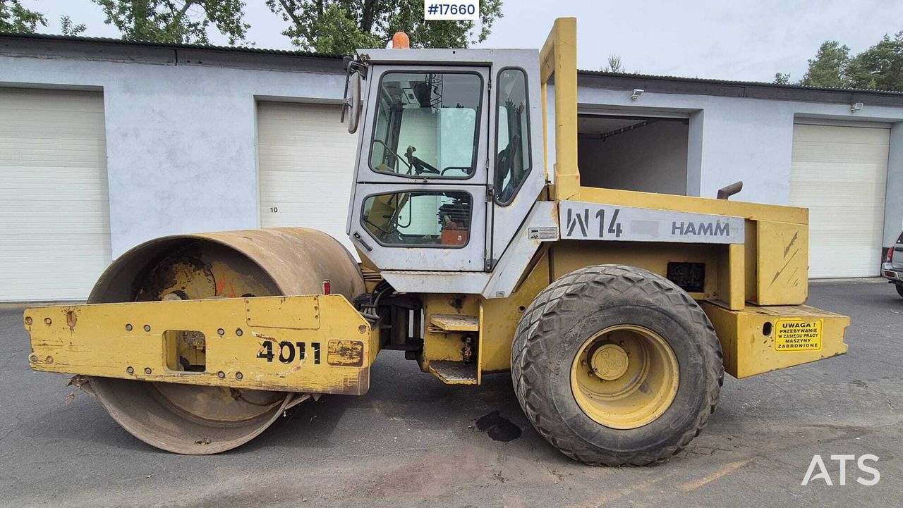Walec HAMM 4011D (1996) - Talajtömörítő: 1 kép. Walec HAMM 4011D (1996) - Talajtömörítő: 1 kép.