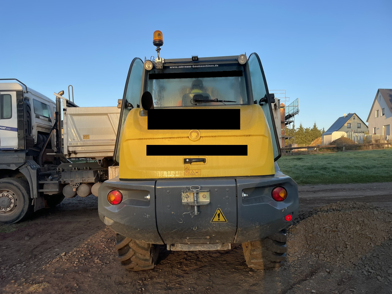 KRAMER 8115 MK2356 - Gumikerekes homlokrakodó: 5 kép. KRAMER 8115 MK2356 - Gumikerekes homlokrakodó: 5 kép.