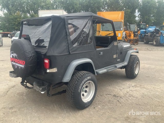 1994 Jeep Wrangler Sport 4x4 Soft Top SUV - Terepjáró/ SUV: 3 kép. 1994 Jeep Wrangler Sport 4x4 Soft Top SUV - Terepjáró/ SUV: 3 kép.