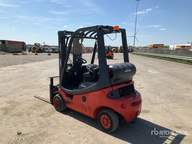 2001 Linde H20T-03 2000 kg Forklift - Villás targonca: 1 kép. 2001 Linde H20T-03 2000 kg Forklift - Villás targonca: 1 kép.