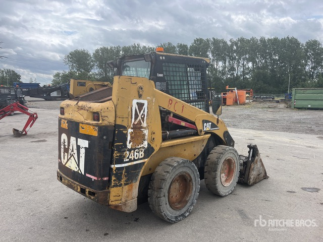 2004 Cat 246B (Inoperable) Skid Steer Loader - Mini homlokrakodó: 4 kép. 2004 Cat 246B (Inoperable) Skid Steer Loader - Mini homlokrakodó: 4 kép.