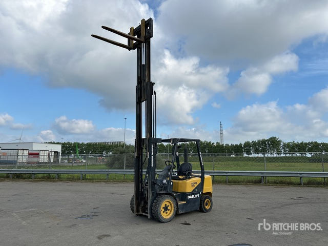 2006 Doosan D30S-3 3000 kg Forklift - Dízel targonca: 2 kép. 2006 Doosan D30S-3 3000 kg Forklift - Dízel targonca: 2 kép.