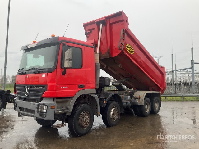2006 Mercedes-Benz ACTROS 4144 8x8 Twin-Steer Tri/A Dump Truck - Billenőplatós teherautó: 1 kép. 2006 Mercedes-Benz ACTROS 4144 8x8 Twin-Steer Tri/A Dump Truck - Billenőplatós teherautó: 1 kép.