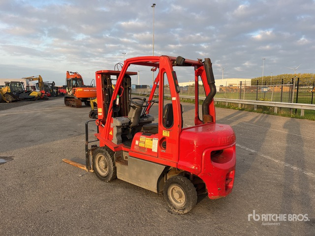 2006 Nissan FD02A25Q Heftruck - Dízel targonca: 4 kép. 2006 Nissan FD02A25Q Heftruck - Dízel targonca: 4 kép.