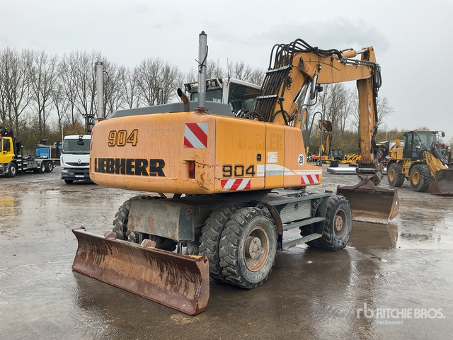 2007 Liebherr A904C Wheel Excavator - Gumikerekes kotró: 3 kép. 2007 Liebherr A904C Wheel Excavator - Gumikerekes kotró: 3 kép.