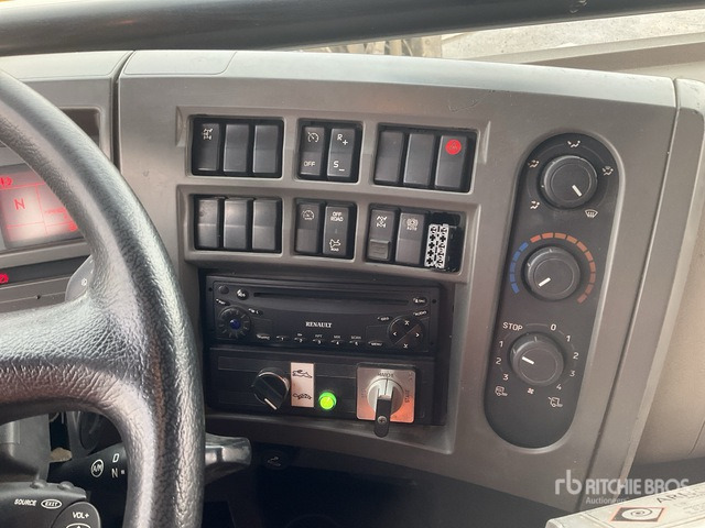 2007 Renault Thomas AR1941 4x4 Crew Cab Fire Truck - Tűzoltóautó: 4 kép. 2007 Renault Thomas AR1941 4x4 Crew Cab Fire Truck - Tűzoltóautó: 4 kép.