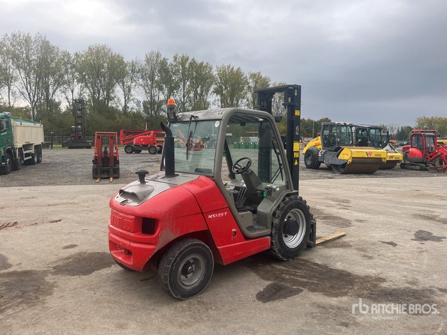 2010 Manitou MSI 25 T 2500 kg 4x2 Rough Terrain Forklift - Terepjáró képességű targoncá: 4 kép. 2010 Manitou MSI 25 T 2500 kg 4x2 Rough Terrain Forklift - Terepjáró képességű targoncá: 4 kép.