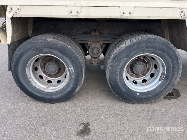 Billenőplatós teherautó 2010 Volvo FM420 8x4 Twin-Steer Sleeper Quad/A Dump Truck: 6 kép.