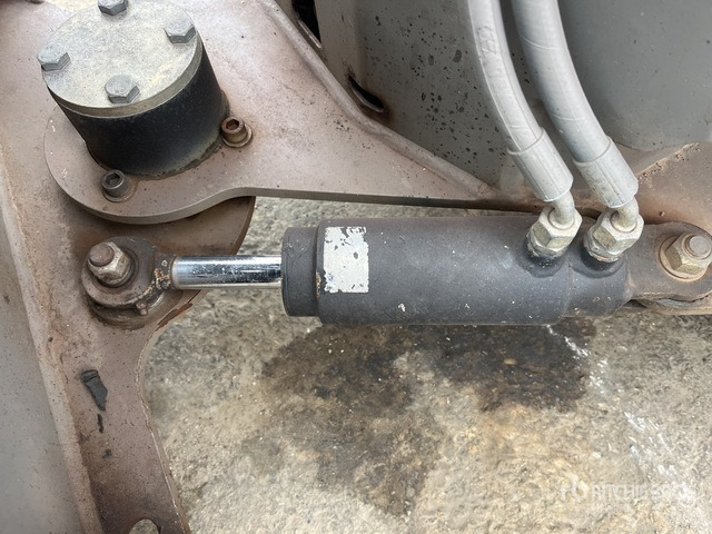 2011 Ammann AV20-2 Double Drum Roller - Úthenger: 5 kép. 2011 Ammann AV20-2 Double Drum Roller - Úthenger: 5 kép.