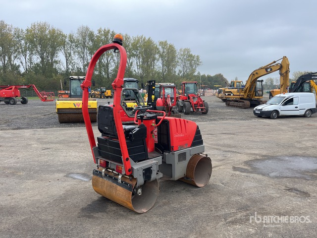 2011 Ammann AV20-2 Double Drum Roller - Úthenger: 4 kép. 2011 Ammann AV20-2 Double Drum Roller - Úthenger: 4 kép.