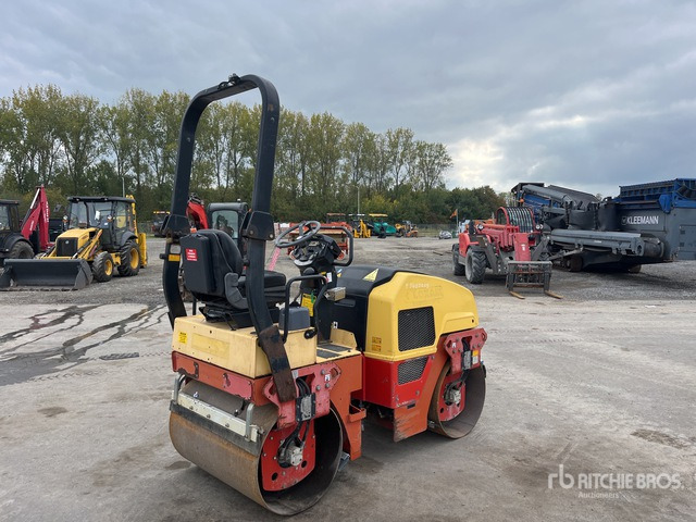 2011 Dynapac CC1100 Double Drum Roller - Úthenger: 4 kép. 2011 Dynapac CC1100 Double Drum Roller - Úthenger: 4 kép.