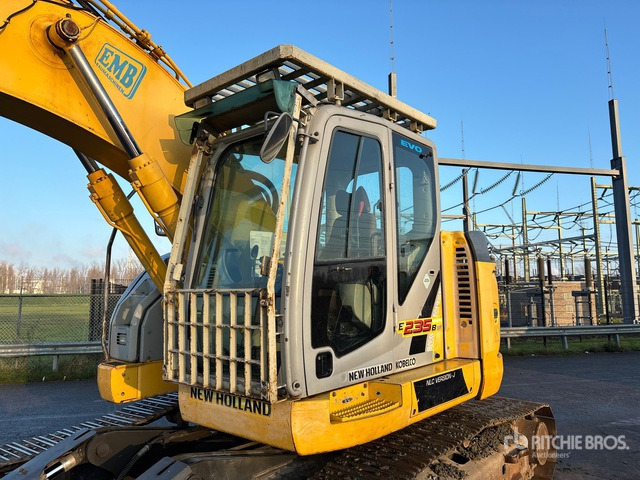 2011 New Holland E235BSR-2 Tracked Excavator - Lánctalpas kotró: 5 kép. 2011 New Holland E235BSR-2 Tracked Excavator - Lánctalpas kotró: 5 kép.