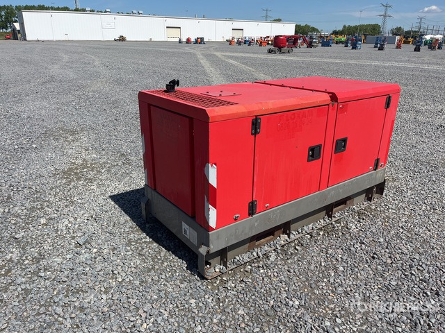 2012 Atlas Copco QAS40 40 kVA Skid-Mounted Generator Set - Áramfejlesztő: 3 kép. 2012 Atlas Copco QAS40 40 kVA Skid-Mounted Generator Set - Áramfejlesztő: 3 kép.