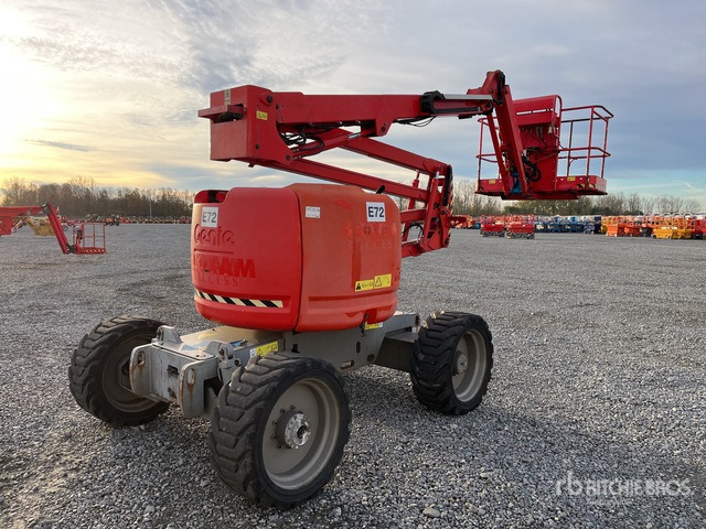 2012 Genie Z-45/25J 4WD Diesel Articulating Boom Lift - Személyemelő: 1 kép. 2012 Genie Z-45/25J 4WD Diesel Articulating Boom Lift - Személyemelő: 1 kép.