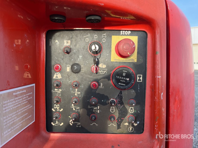 2012 Genie Z-45/25J 4WD Diesel Articulating Boom Lift - Személyemelő: 5 kép. 2012 Genie Z-45/25J 4WD Diesel Articulating Boom Lift - Személyemelő: 5 kép.