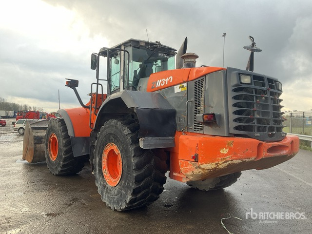 2013 Hitachi ZW310 Wheel Loader - Gumikerekes homlokrakodó: 2 kép. 2013 Hitachi ZW310 Wheel Loader - Gumikerekes homlokrakodó: 2 kép.