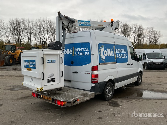 2013 Mercedes-Benz 2013 Danilift P130V on 4x2 Boom Truck - Emelőkosaras teherautó: 4 kép. 2013 Mercedes-Benz 2013 Danilift P130V on 4x2 Boom Truck - Emelőkosaras teherautó: 4 kép.