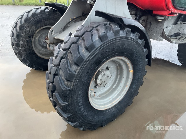 2013 Volvo L25F Compact Track Loader - Gumikerekes homlokrakodó: 5 kép. 2013 Volvo L25F Compact Track Loader - Gumikerekes homlokrakodó: 5 kép.