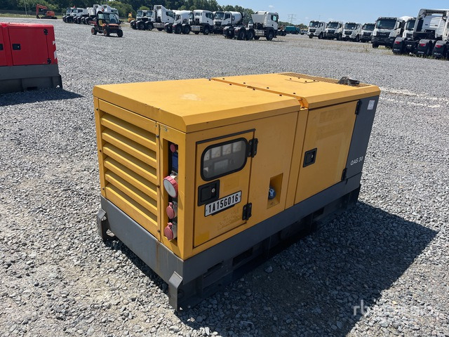 2014 Atlas Copco QAS30 30 kVA Skid-Mounted Generator Set - Áramfejlesztő: 4 kép. 2014 Atlas Copco QAS30 30 kVA Skid-Mounted Generator Set - Áramfejlesztő: 4 kép.