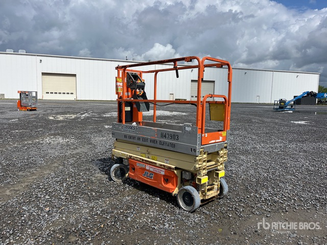 2014 JLG 1930 ES Electric Scissor Lift - Ollós emelő: 3 kép. 2014 JLG 1930 ES Electric Scissor Lift - Ollós emelő: 3 kép.