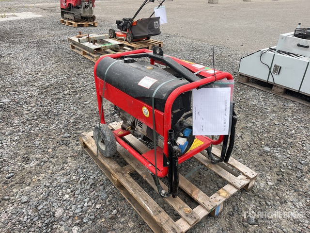 2014 Sdmo Perform 6500 XL Generator Set - Áramfejlesztő: 3 kép. 2014 Sdmo Perform 6500 XL Generator Set - Áramfejlesztő: 3 kép.