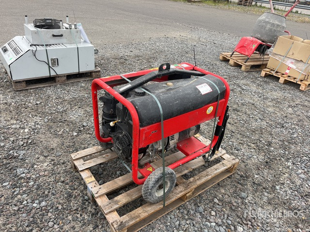 2014 Sdmo Perform 6500 XL Generator Set - Áramfejlesztő: 1 kép. 2014 Sdmo Perform 6500 XL Generator Set - Áramfejlesztő: 1 kép.