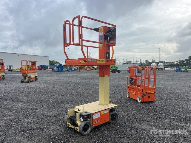 2015 JLG 1230ES Vertical Mast Lift - Oszlopos személyemelő: 3 kép. 2015 JLG 1230ES Vertical Mast Lift - Oszlopos személyemelő: 3 kép.