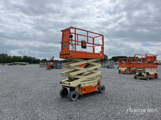 2015 JLG 2032ES Electric Scissor Lift - Ollós emelő: 1 kép. 2015 JLG 2032ES Electric Scissor Lift - Ollós emelő: 1 kép.