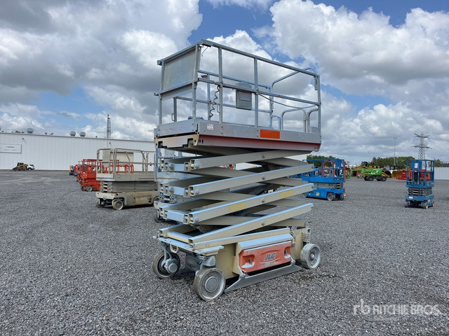 2015 JLG 2646 Electric Scissor Lift - Ollós emelő: 1 kép. 2015 JLG 2646 Electric Scissor Lift - Ollós emelő: 1 kép.