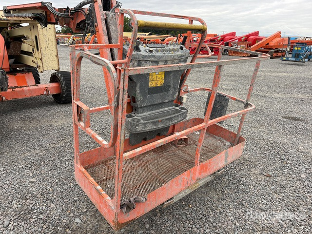 2015 JLG 520AJ 4WD Diesel Articulating Boom Lift - Személyemelő: 5 kép. 2015 JLG 520AJ 4WD Diesel Articulating Boom Lift - Személyemelő: 5 kép.