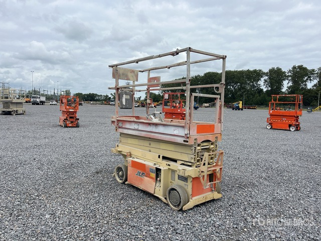 2015 JLG 6RS Electric Scissor Lift - Ollós emelő: 4 kép. 2015 JLG 6RS Electric Scissor Lift - Ollós emelő: 4 kép.