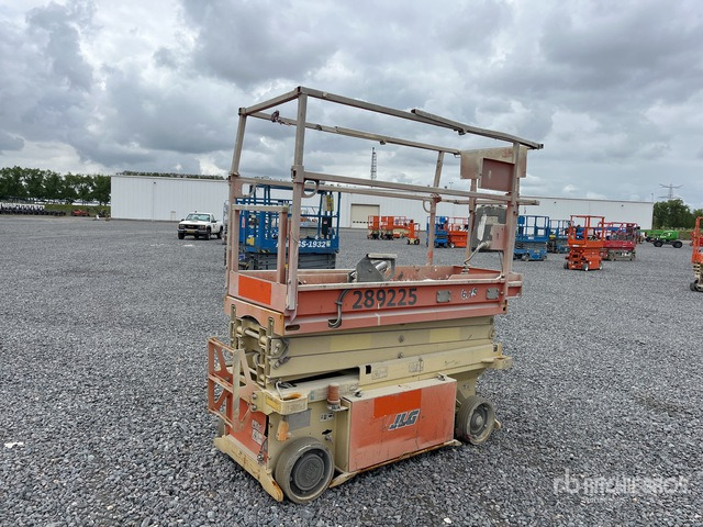 2015 JLG 6RS Electric Scissor Lift - Ollós emelő: 3 kép. 2015 JLG 6RS Electric Scissor Lift - Ollós emelő: 3 kép.