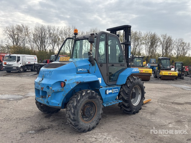 2015 Manitou M30-4 4x4 Rough Terrain Forklift - Terepjáró képességű targoncá: 3 kép. 2015 Manitou M30-4 4x4 Rough Terrain Forklift - Terepjáró képességű targoncá: 3 kép.