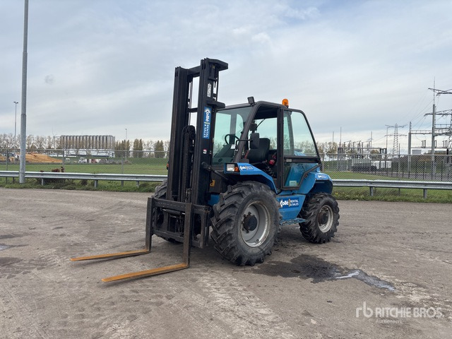 2015 Manitou M30-4 4x4 Rough Terrain Forklift - Terepjáró képességű targoncá: 2 kép. 2015 Manitou M30-4 4x4 Rough Terrain Forklift - Terepjáró képességű targoncá: 2 kép.