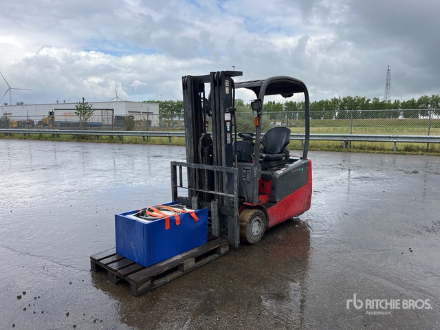 2015 Manitou ME318-48V Electric Forklift - Elektromos targonca: 1 kép. 2015 Manitou ME318-48V Electric Forklift - Elektromos targonca: 1 kép.
